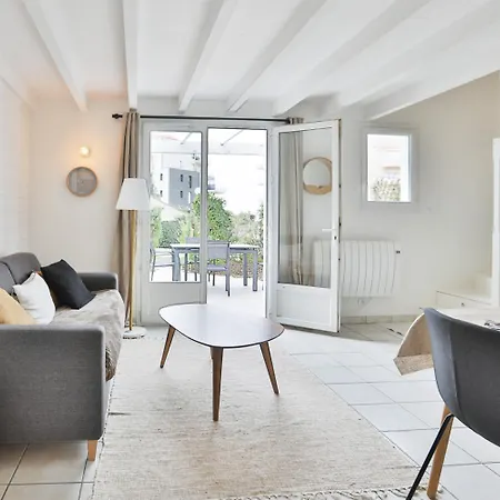 Ferienhaus Maison Paisible Avec Terrasse Et Piscine - Esprit
