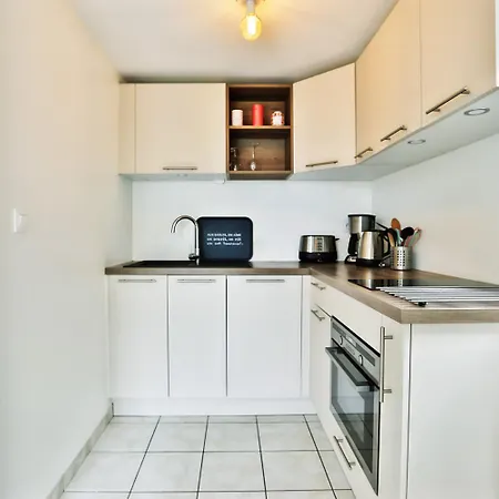 Maison Paisible Avec Terrasse Et Piscine - Esprit *