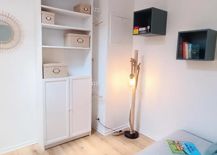 Maison Paisible Avec Terrasse Et Piscine - Esprit