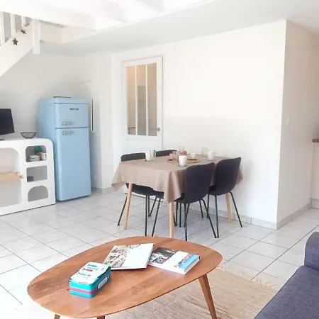 Maison Paisible Avec Terrasse Et Piscine - Esprit