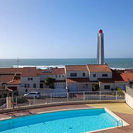 Maison Paisible Avec Terrasse Et Piscine - Esprit Nyaraló *